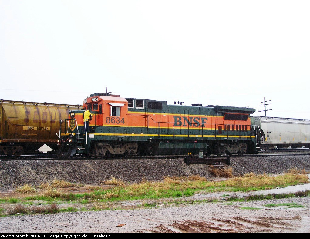 BNSF 8634